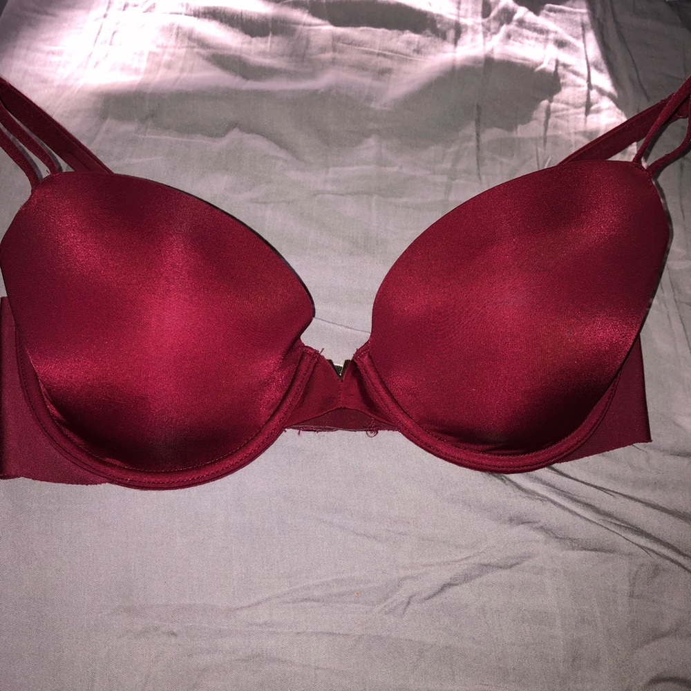Lightly lined VS maroon bra